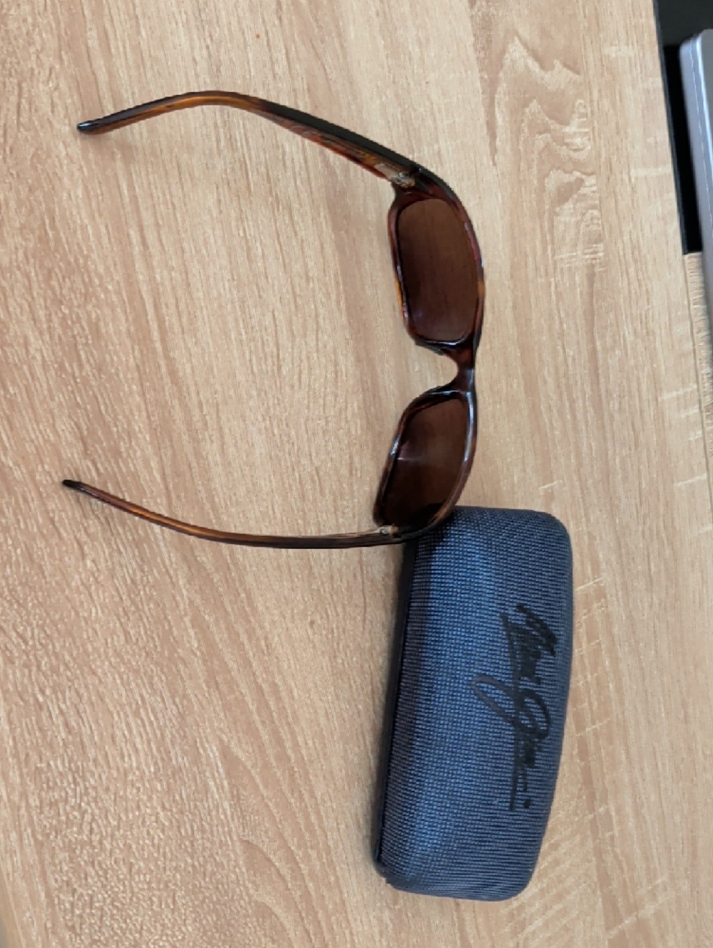 Maui Jim Brown Polarized Women's Sunglasses with Black Case - Picture 3 of 5